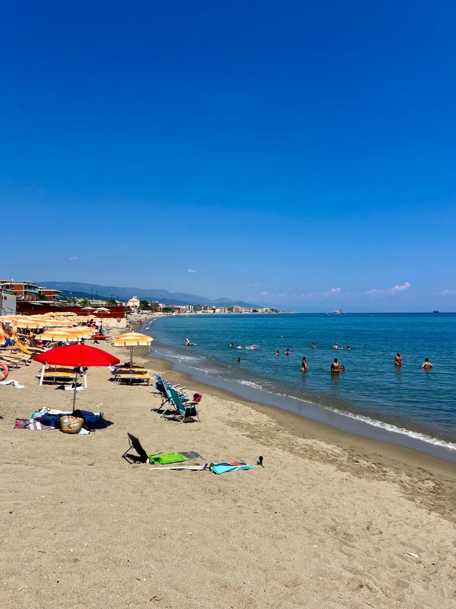 Appartamento Con Accesso Privato Spiaggia Savona Exteriör bild